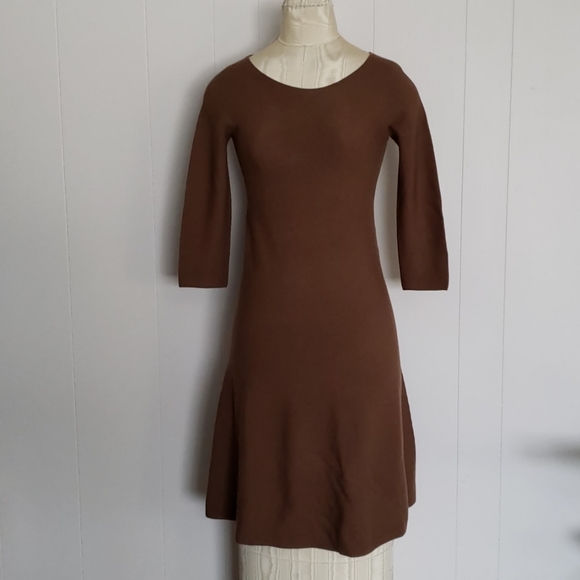 NWT Uniqlo WOMEN 3D EXTRA FINE MERINO FLARE BROWN DRESS XS - Picture 6 of 8